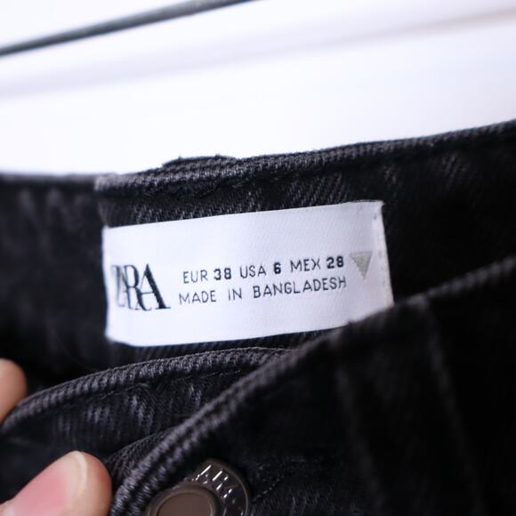 ZARA High Rise Frayed Denim Shorts Black Stone Washed Cutoff Casual Women's 6 - Picture 11 of 12